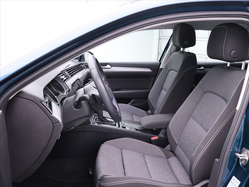 Volkswagen Passat 1,5 TSI 110kW DSG Business DPH - fotka 10 z 34