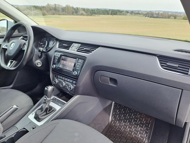 Škoda Octavia (2014) 1.6 TDi DSG PĚKNÝ STAV - fotka 13 z 33