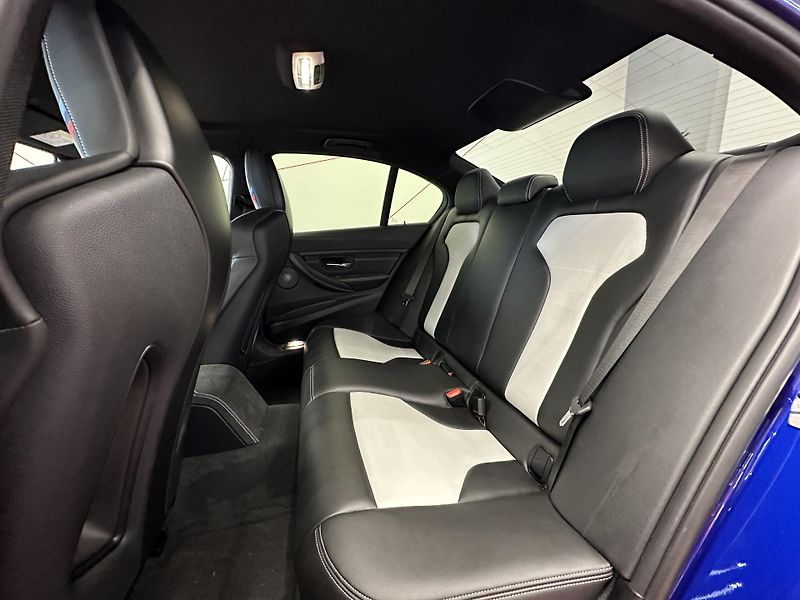 BMW M3 (2019) CS*HUD*KARBON. BRZDY*1.MAJITEL - fotka 10 z 12