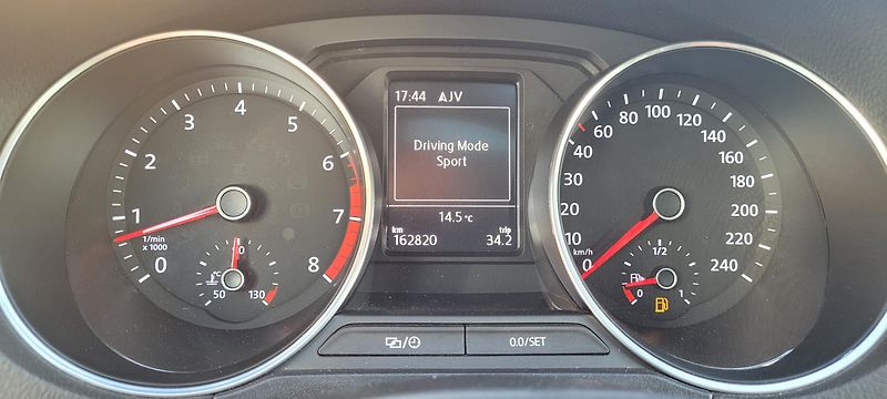 Volkswagen Polo (2016) 1,2TSi 81kW R-Line Highline - fotka 29 z 51