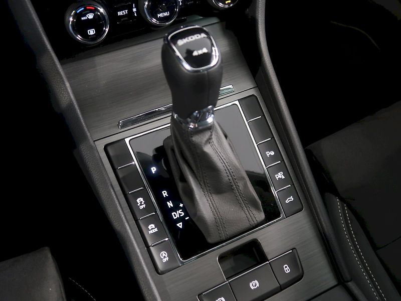 Škoda Superb (2022) STYLE 2.0TDI 147KW 4x4 DSG TAŽ - fotka 32 z 40