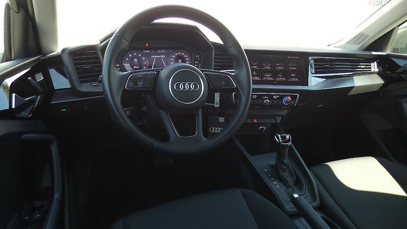 Audi A1 35 TFSI S-line Stronic - fotka 5 z 22