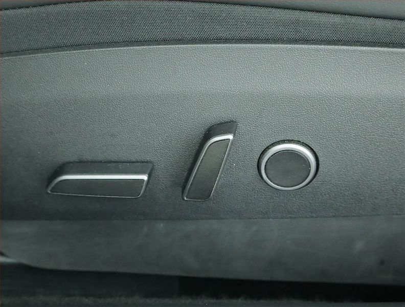 Tesla Model 3 (2022) Long Range 4WD 79kWh, SoH 90% - fotka 19 z 23
