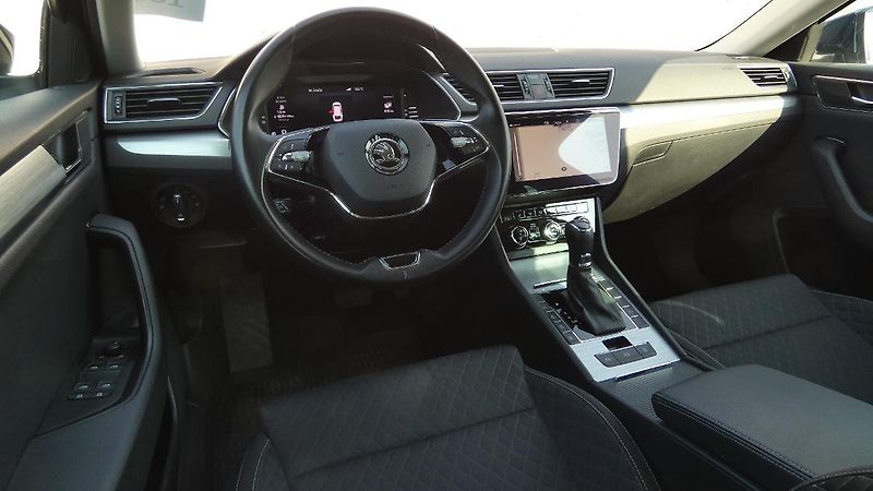 Škoda Superb 1.4 TSI iV Ambition DSG - fotka 5 z 23