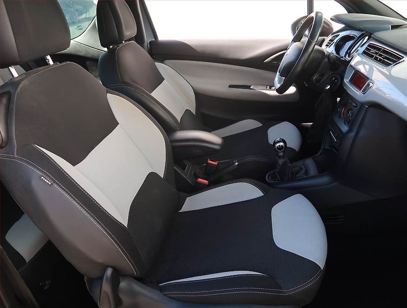 Citroën DS3 (2011) 1.4 VTi, Serv.kniha, Tempomat - fotka 9 z 15