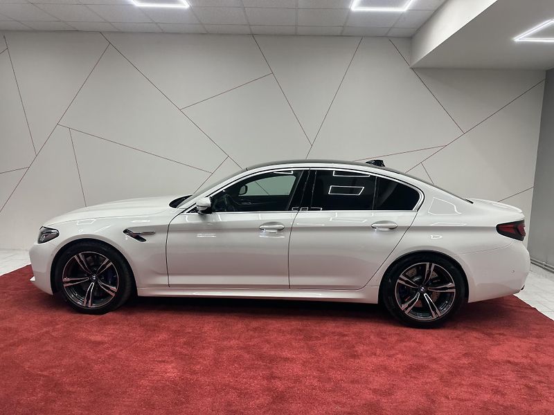 BMW M5 (2022) M5*B&W*HUD*LASER*CARBON*VENTIL - fotka 2 z 19