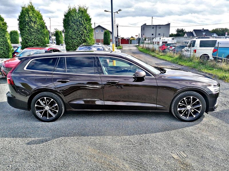 Volvo V60 (2021) 2.0 B4 145kW A/T Kůže - fotka 7 z 27