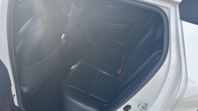 Toyota C-HR 1.2 Turbo EXECUTIVE - fotka 8 z 13