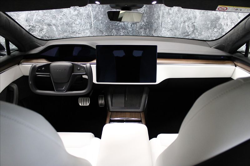 Tesla Model S 0,0 1.majitel ZÁNOVNÍ ! - fotka 23 z 34