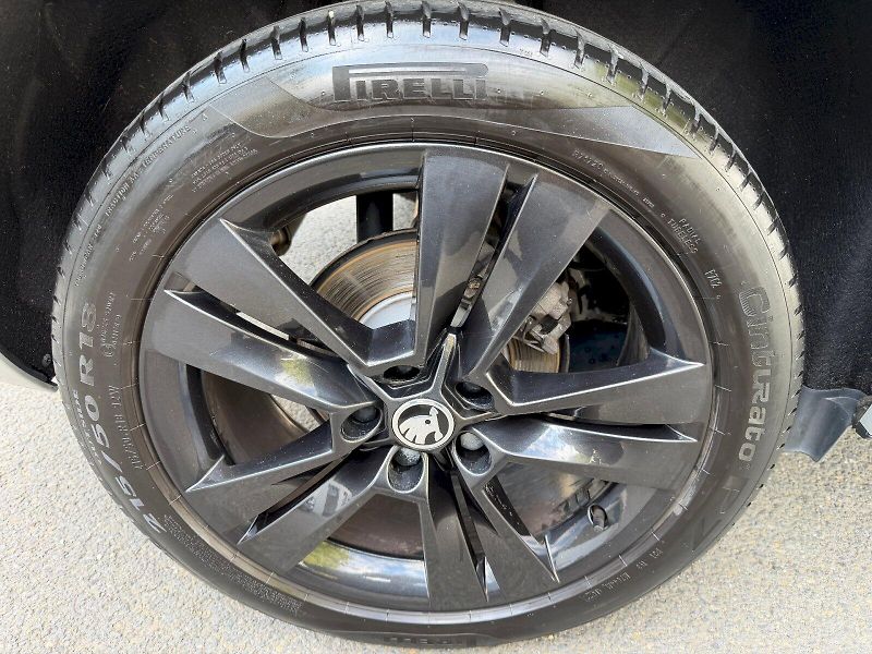 Škoda Karoq (2019) 1.5 TSI 110kW DSG SportLine - fotka 35 z 35