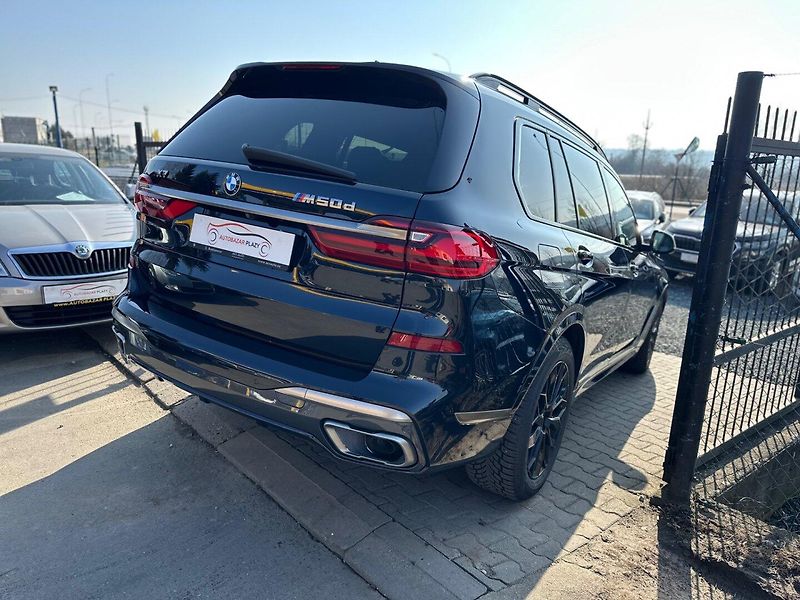 BMW X7 (2021) M50D FINAL EDITION 1/100 - fotka 7 z 43