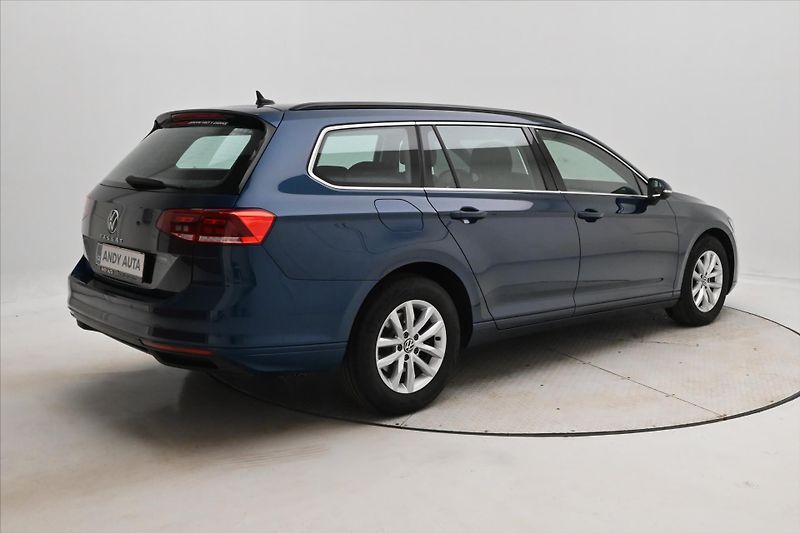 Volkswagen Passat 2,0 TDI 110kW DSG Business Zár - fotka 5 z 25