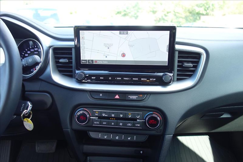 Kia Ceed 1,5 T-GDi,ČR,1 MAJ.,SERV.KN. - fotka 20 z 40