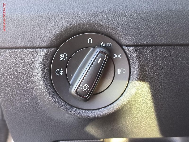 Škoda Octavia (2018) 1.6 TDi, ČR, LED, navi - fotka 19 z 22