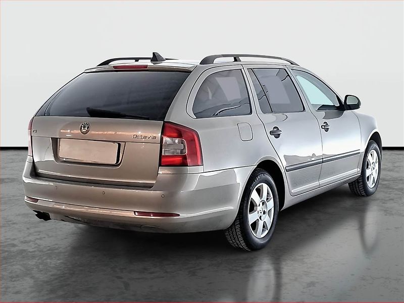 Škoda Octavia (2009) 1.4 TSI, Park. senzory - fotka 5 z 16