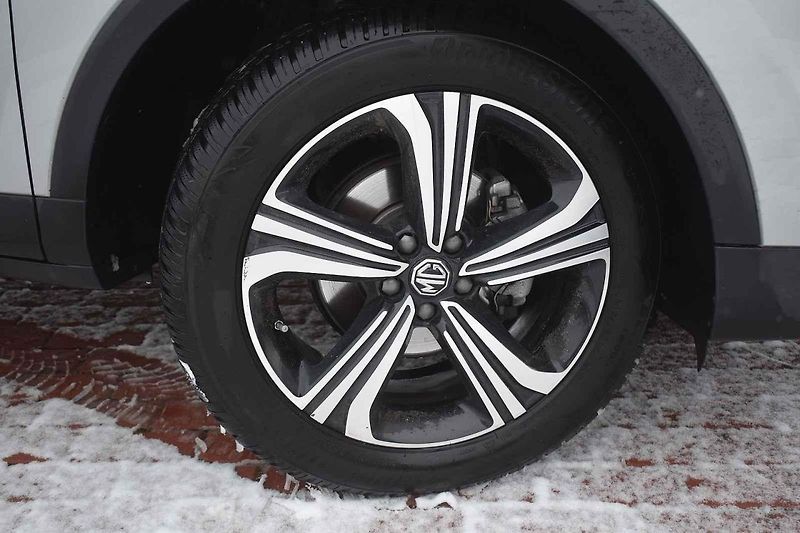 Auto jsem testoval převážně v typicky zimních podmínkách