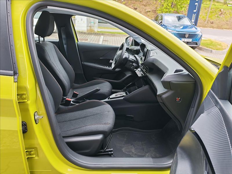 Peugeot 208 1,2 208 Style Hybrid 110 e_DCS - fotka 6 z 15