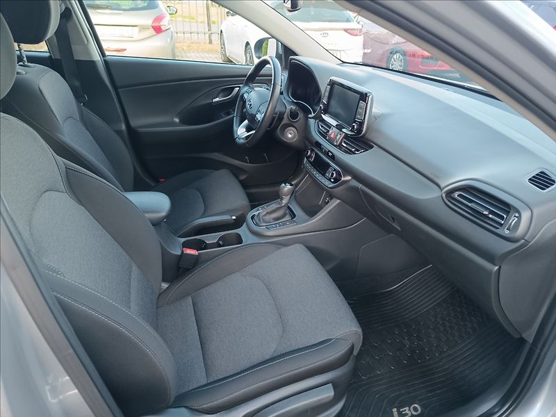 Hyundai i30 1,0 T-GDi, DCT Smart - fotka 19 z 20