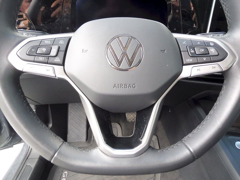 Volkswagen Golf (2025) People 1,5 TSI 85kW - fotka 10 z 26