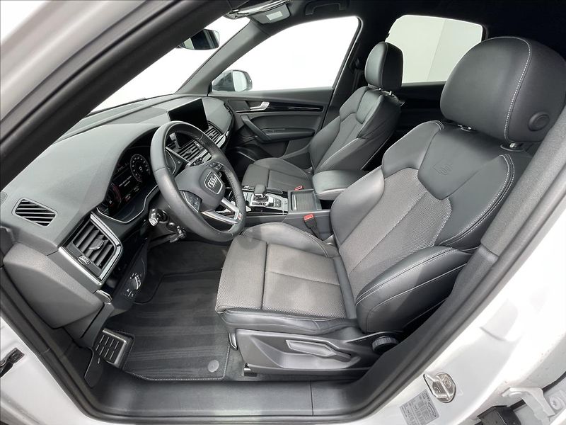 Audi Q5 2,0 TDI quattro S line  Sportb - fotka 4 z 23