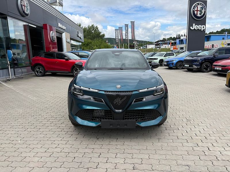 Alfa Romeo Junior (2026) Ibrida 1.2 Turbo Hybrid 145k e - fotka 2 z 15