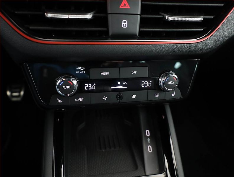 Škoda Kamiq (2025) Monte Carlo 1.0 TSI - fotka 10 z 15
