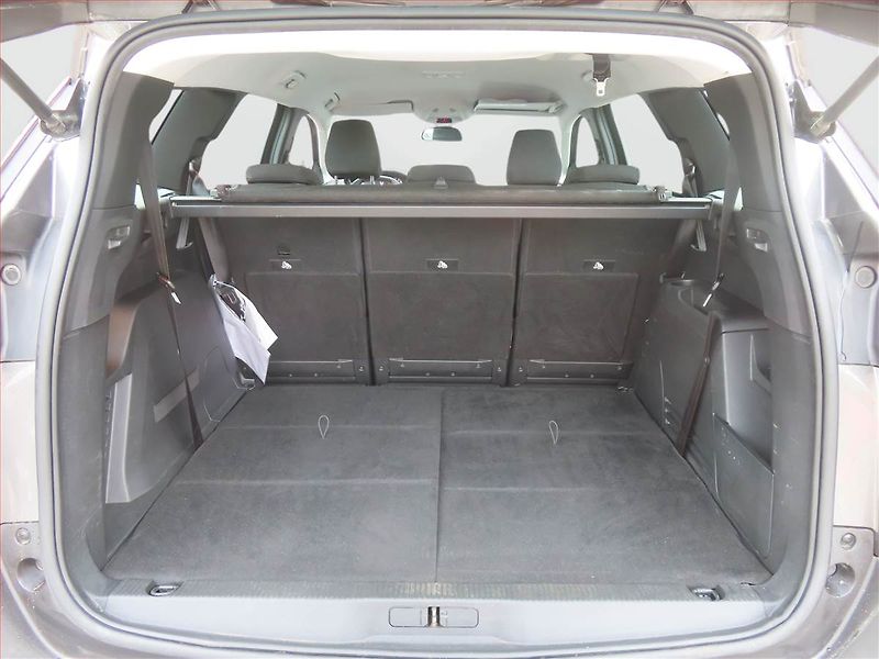 Peugeot 5008 (2021) PureTech 130, Automat, 7 míst - fotka 14 z 19