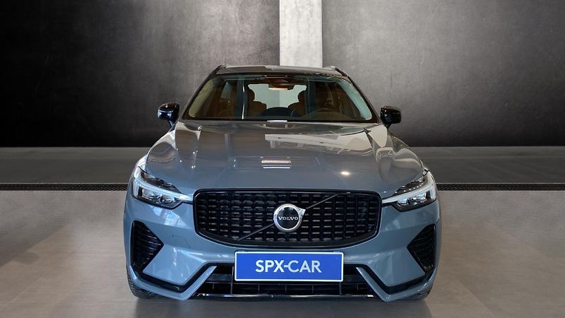 Volvo XC60 PLUS DARK, B4 AWD, 145+10 kW / - fotografie inzerátu