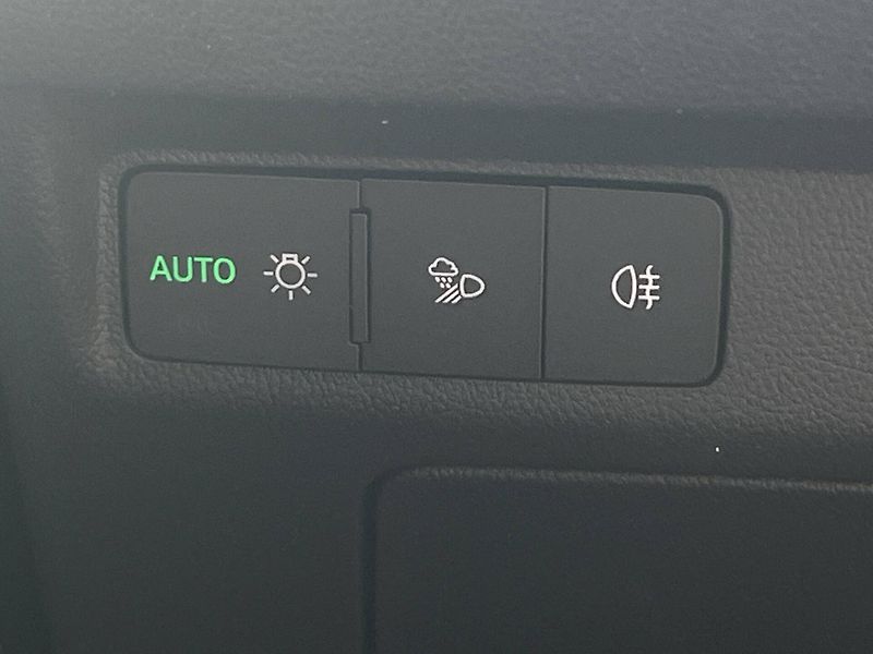 Škoda Enyaq (2026) L&K 85 82kWh - fotka 15 z 23