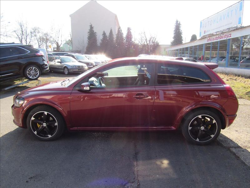 Volvo C30 1,6 D 80kW - fotka 7 z 27
