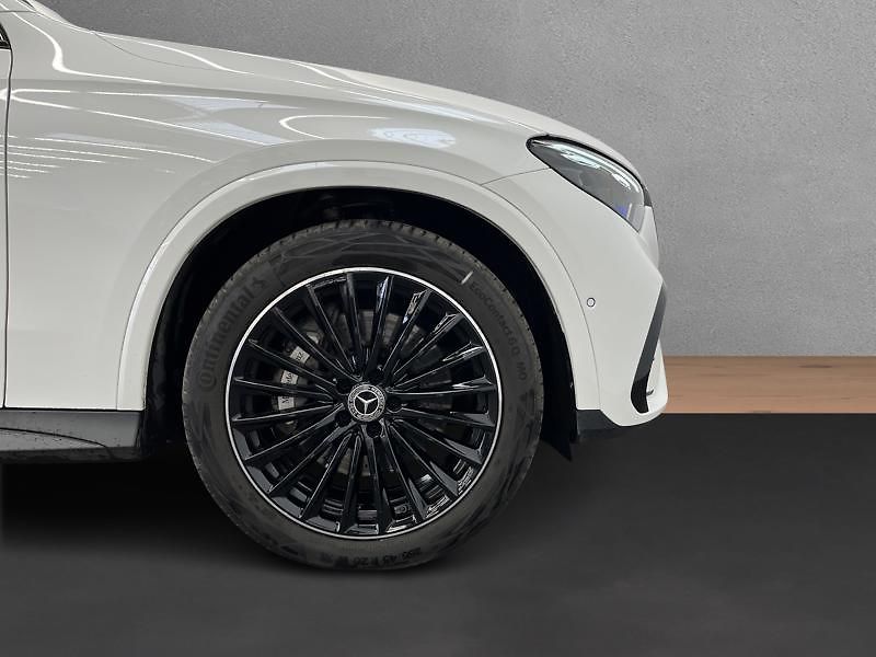 Mercedes-Benz GLC SUV 220d 4MATIC AMG Line Night - fotka 9 z 22