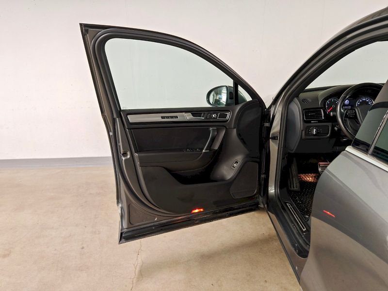 Volkswagen Touareg (2018) 3.0 TDI 193 kW DSG R-line - fotka 20 z 31