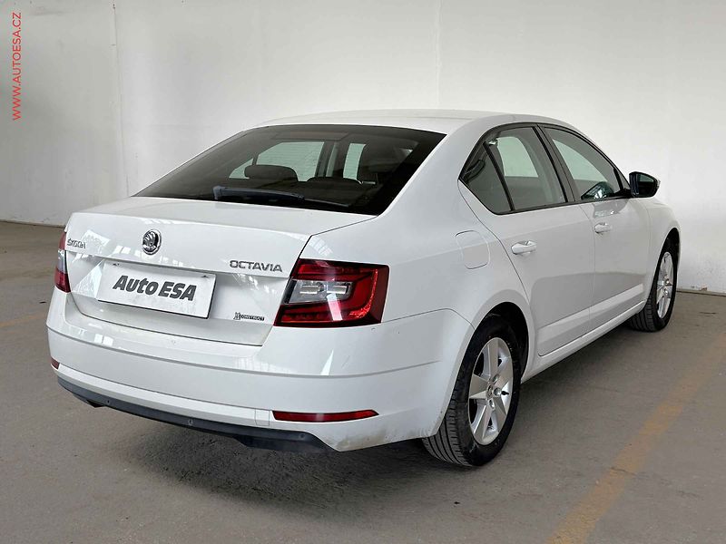 Škoda Octavia (2018) 1.6TDi, ČR, Ambition, LED - fotka 4 z 14