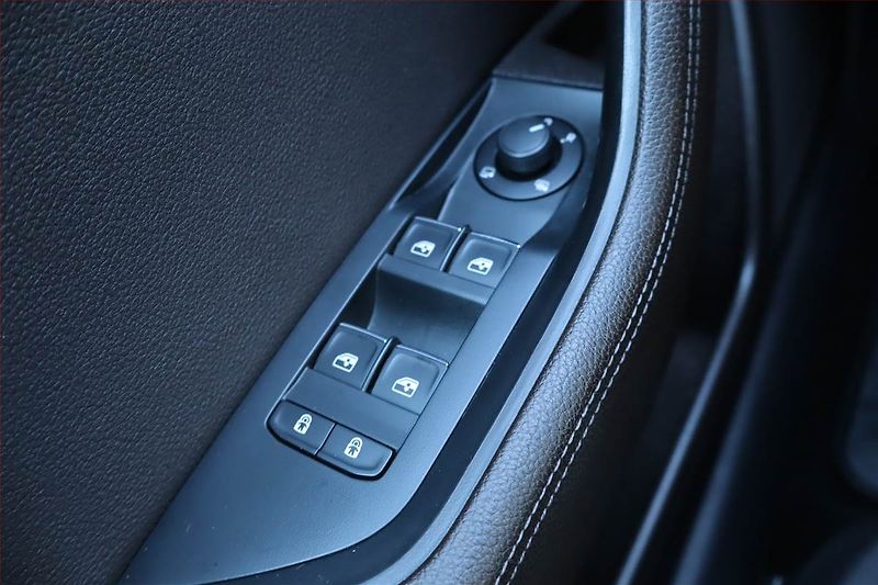 Škoda Superb (2020) Laurin&Klement 2.0 TDI - fotka 23 z 34
