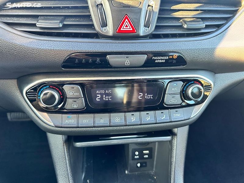 Hyundai i30 1.6 CRDI, 100 kW, Premium, aut - fotka 17 z 20