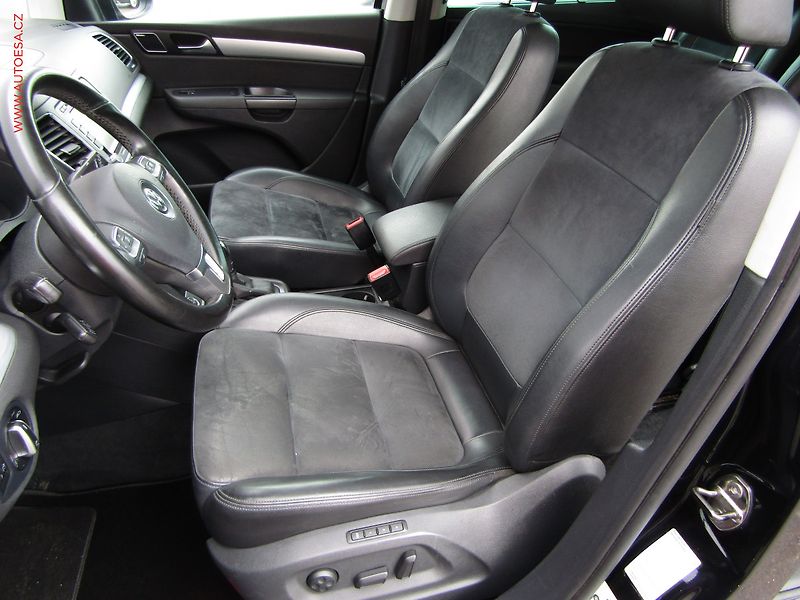Volkswagen Sharan (2011) 2.0 TDi, Highline, DSG - fotka 9 z 25