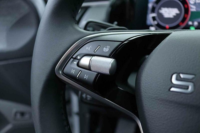 Škoda Kodiaq je u českých rodin jednoznačný favorit. Nepatří mezi nejlevnější, prostorem a praktičností však patří na špičku segmentu.