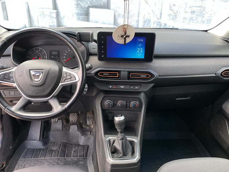 Dacia Sandero (2022) STEPWAY,1.0TCe, LPG, 67KW, DPH - fotka 10 z 21