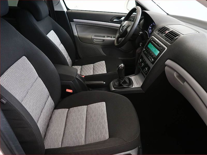 Škoda Octavia (2012) 1.2 TSI, Tempomat - fotka 9 z 15