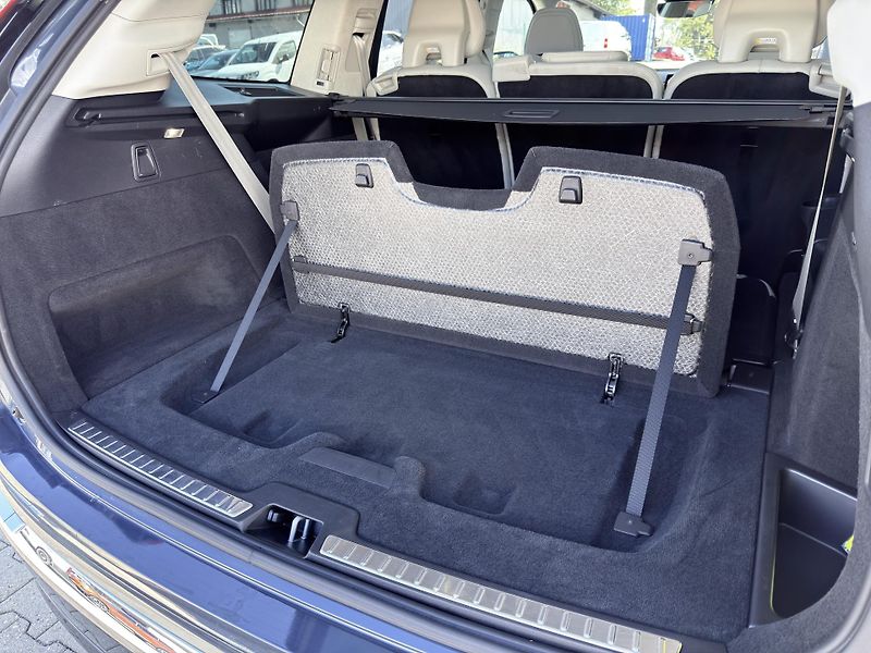 Volvo XC90 B5 AWD ULTRA BRIGHT // +kola  - fotka 20 z 61