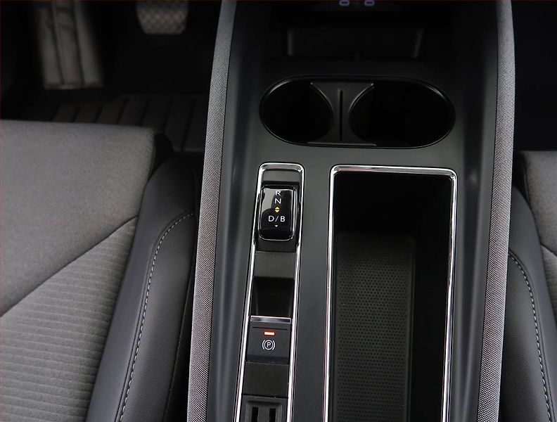 Škoda Enyaq (2023) Suite iV 80 (82 kWh), SoH 94% - fotka 13 z 29