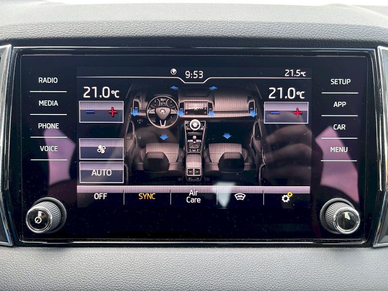 Škoda Karoq (2019) 1.5 TSI 110kW DSG Style - fotka 19 z 35