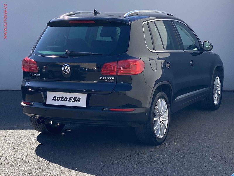 Volkswagen Tiguan (2011) 2.0 TDi 4x4, Track&Style, DSG - fotka 4 z 19