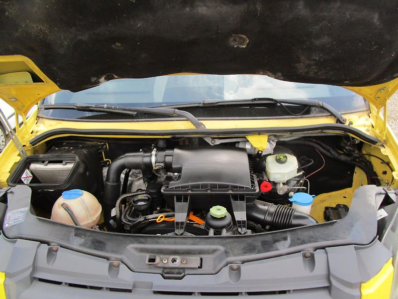 Volkswagen 2,5TDi-120KW - fotka 11 z 12