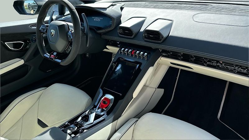 Lamborghini Huracán (2023) EVO Spyder MY23 - fotka 8 z 14