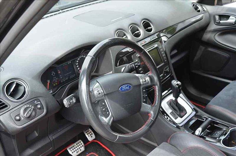 Ford S-MAX (2014) 2,0 TDCI AT - fotka 13 z 21