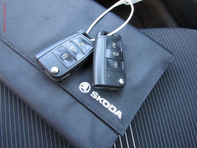 Škoda Octavia (2017) 2.0 TDi 4x4, ČR, Style, DSG - fotka 19 z 19