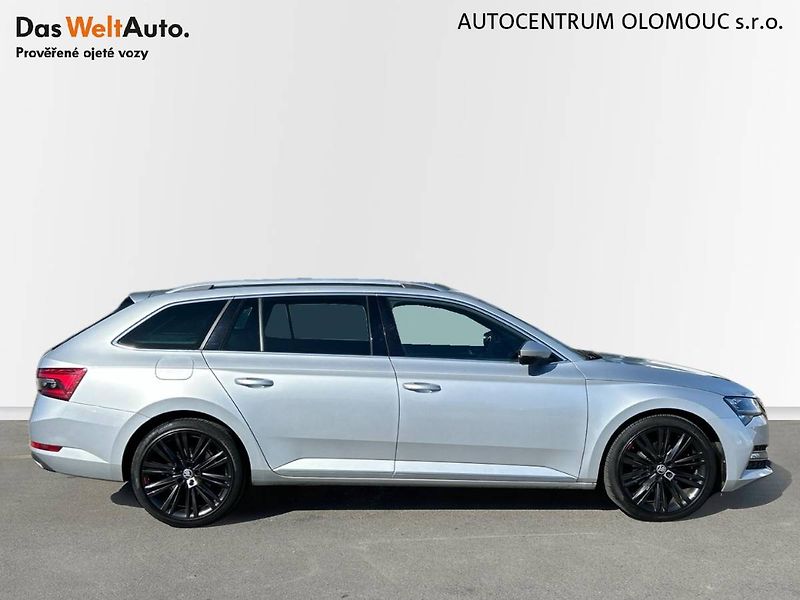 Škoda Superb (2021) kombi 2.0 TDI 7DSG 4x4 Laurin - fotka 3 z 35