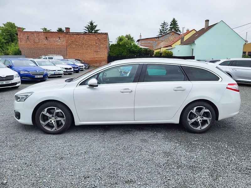 Peugeot 508 2.0 BlueHDi 180k EAT6 ALLURE - fotka 2 z 48