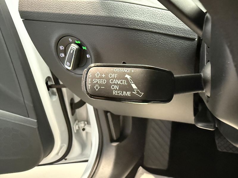 Škoda Superb 2.0 TDI 147kW Style Combi DSG - fotka 9 z 16